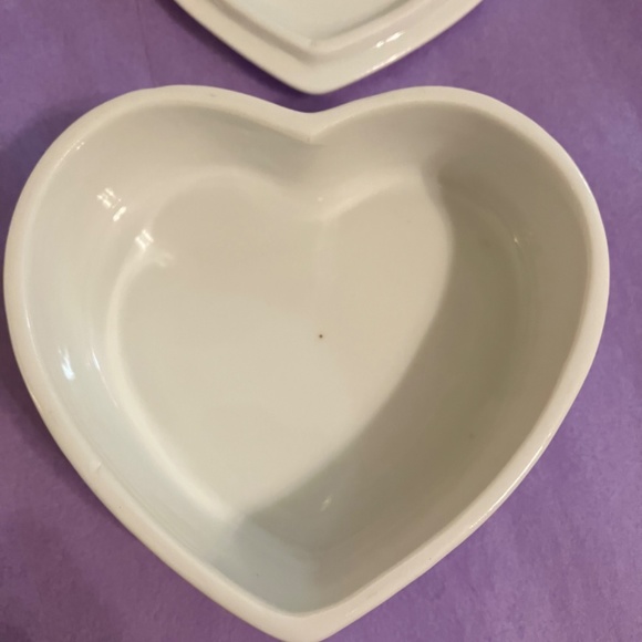 Adorable Precious Moments china trinket heart shaped box! - Picture 9 of 16